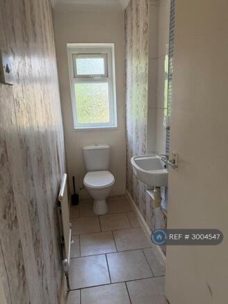 4 bed Semi-Detached to rent Image 10