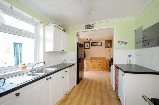 kitchen (2).jpg