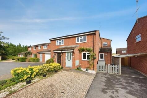 Coltsfoot Place, Hook, Hampshire, RG27
