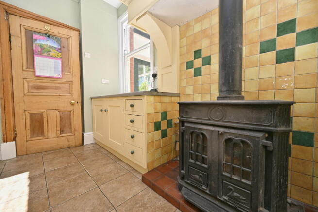 6 bed Detached for sale Image 7