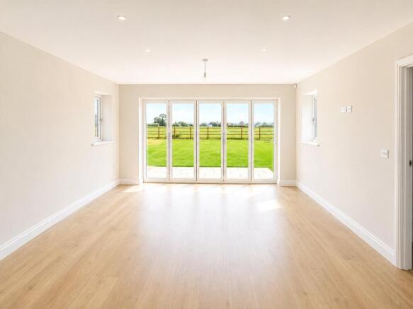 3 bed Bungalow for sale Image 4