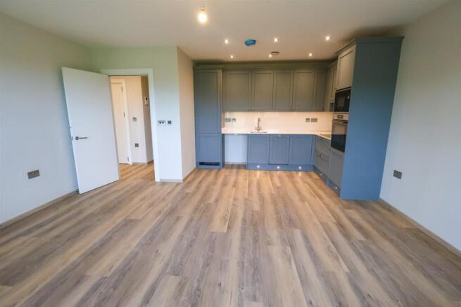 Open plan lounge/kitchen