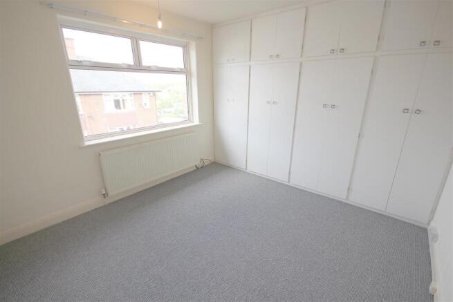 2 bed Semi-Detached to rent Image 4
