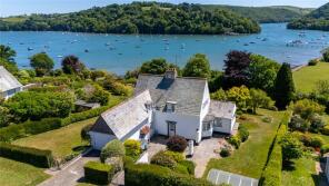 Pipiriki, Riverside Road, Dittisham TQ6 0HS
