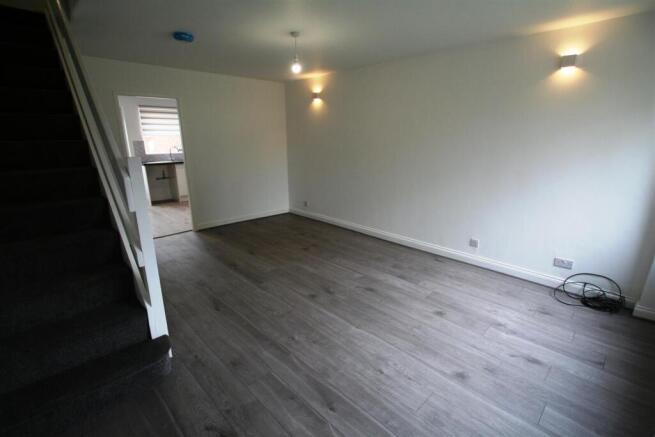 medway200,lounge1.JPG