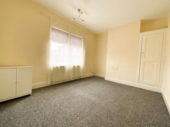 1 bed Flat to rent Image 4
