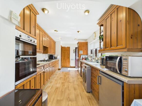 3 bed Detached for sale Image 6