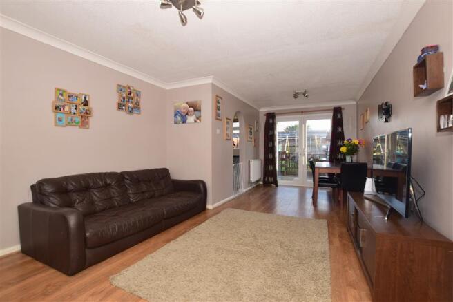 Lounge / Dining Area