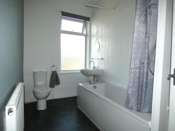 3 bed Terraced to rent Image 8