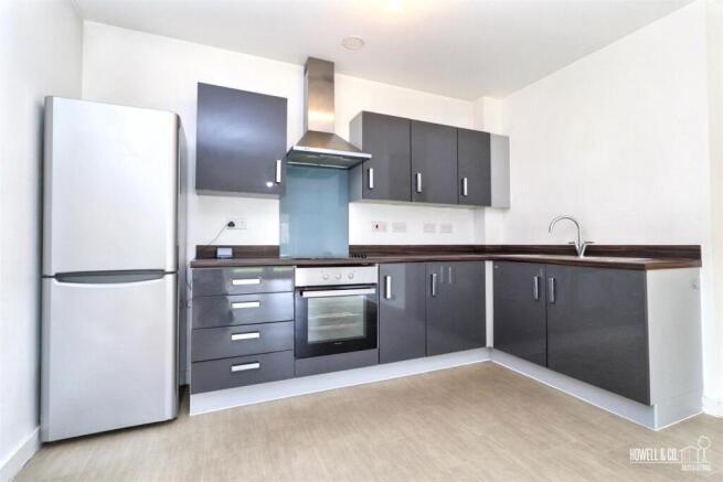 KITCHEN/LIVING ROOM