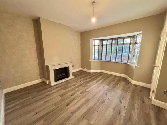 LIVING ROOM.jpg