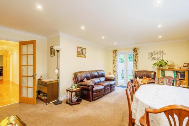Lounge/Dining Room