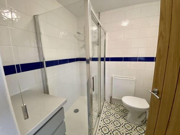 SHOWER ROOM