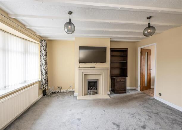 12 Halesworth Road-8.jpg