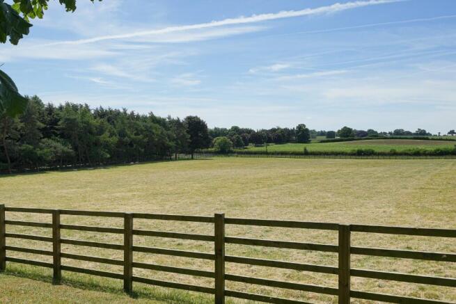 4 bed Detached to rent Image 6