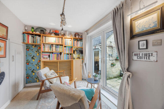 Kitchen Sitting Area