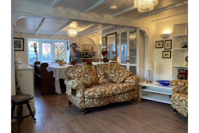 Lounge/Dining Room