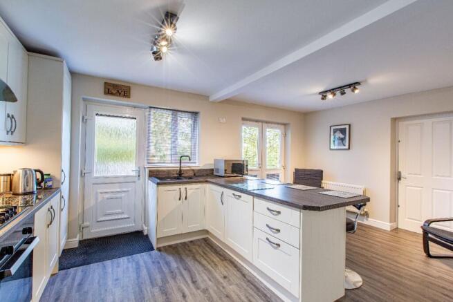 4 bed Link Detached House for sale Image 6