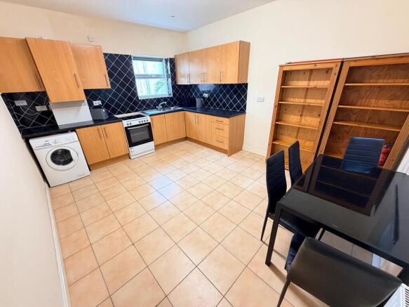 Kitchen 1- Ground...