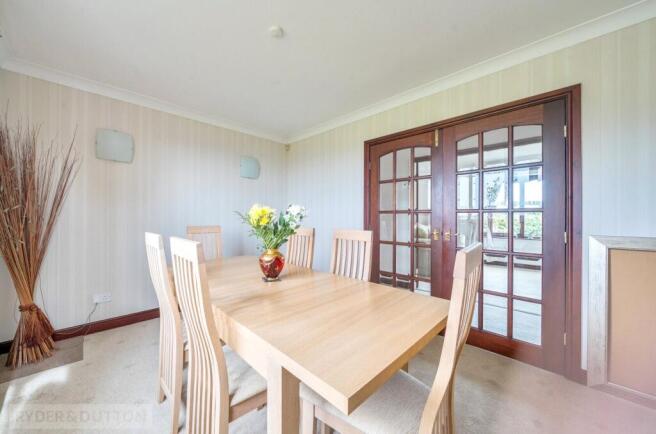 4 bed Detached Bungalow for sale Image 11