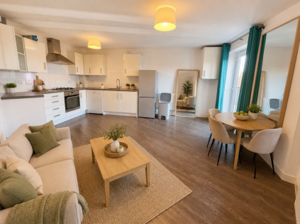 Fonda Meadows, Oxley Park, MK4