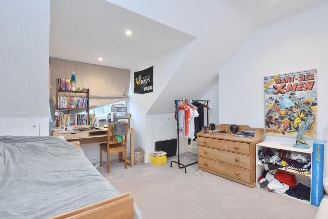 Second Floor 13'2 Double Bedroom