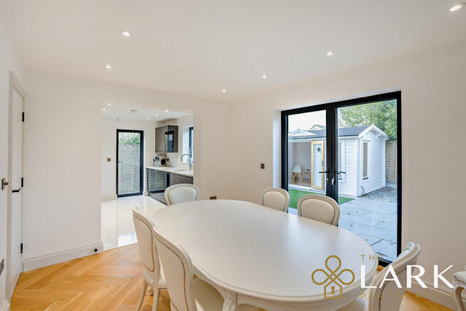 8670872-interiorW...