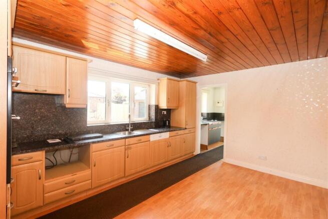 3 bed Detached Bungalow for sale Image 5