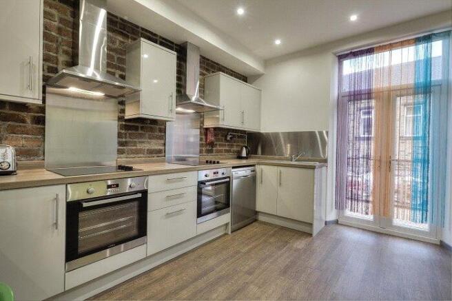 1 bed Terraced to rent Image 5