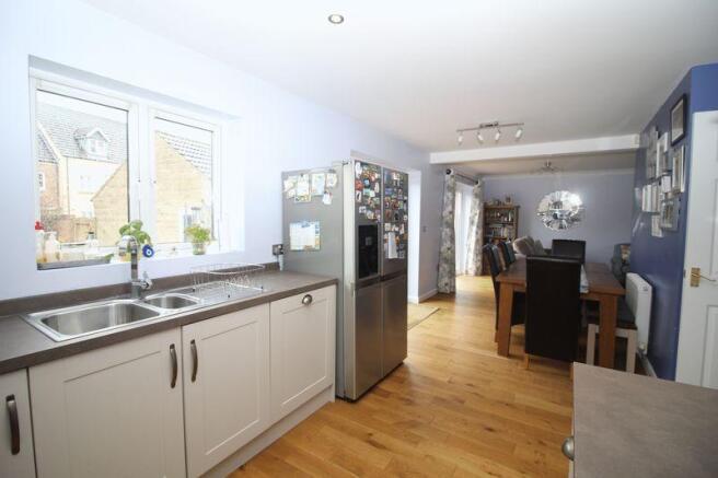 Kitchen/Dining...