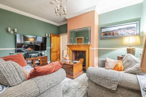 Mayfield Place, Dewsbury, West Yorkshire, WF13