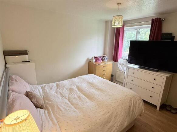 3 bed Town House for sale Image 12