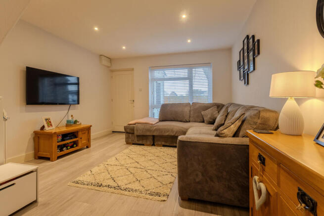 Living Room (2)
