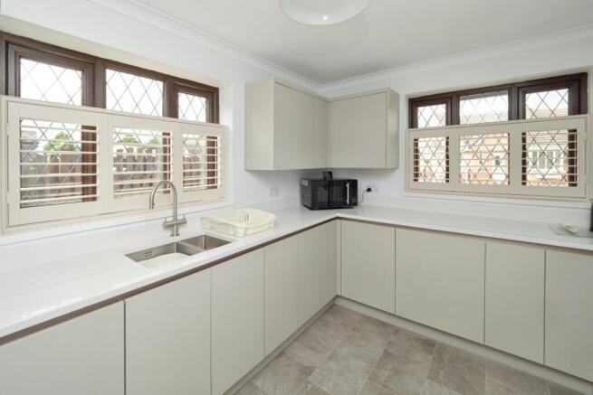 2 bed Semi-Detached for sale Image 8