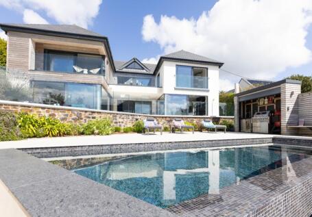 An award-winning expression of coastal living, elevated beyond the ordinary.