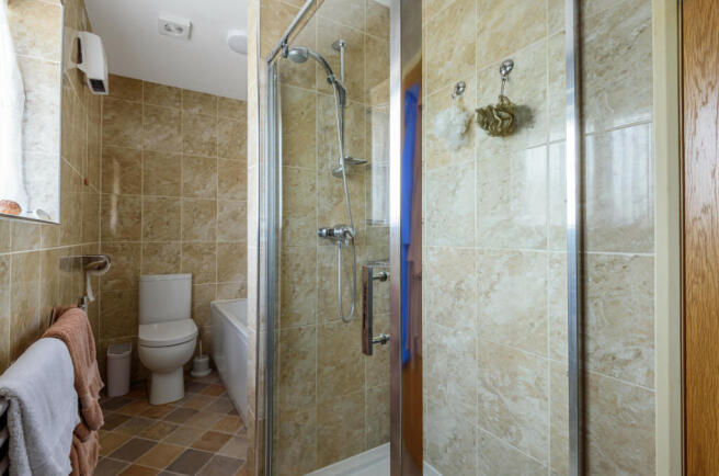 En-Suite Bathroom