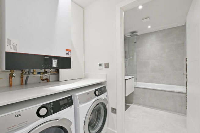 3 bed Penthouse to rent Image 11