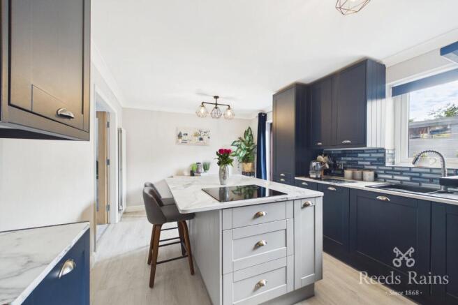 3 bed Detached for sale Image 8