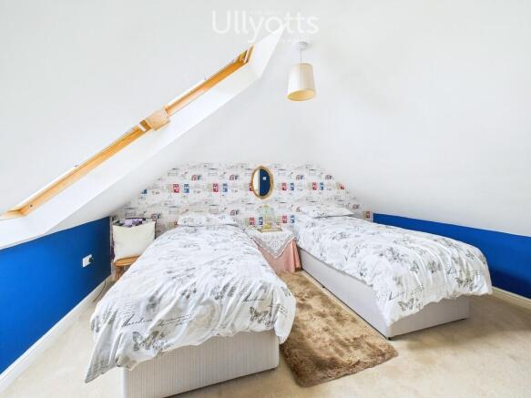 4 bed Semi-Detached for sale Image 9