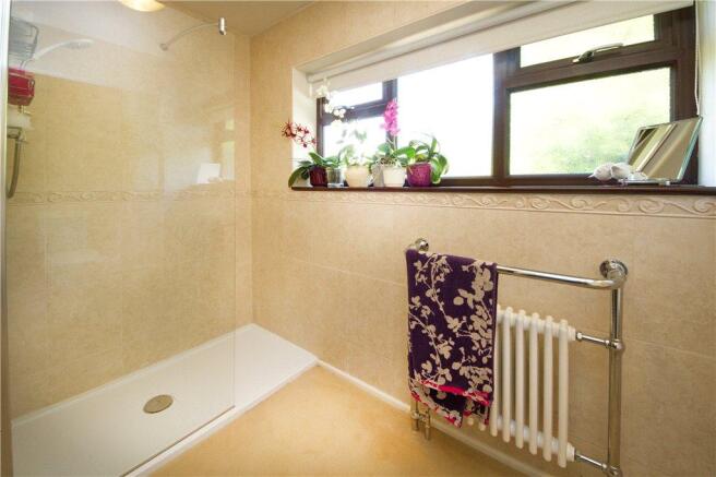 06 Shower Room
