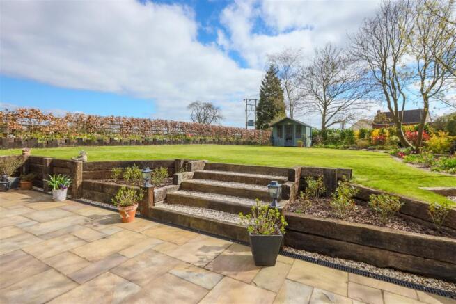 garden with steps 005.jpg