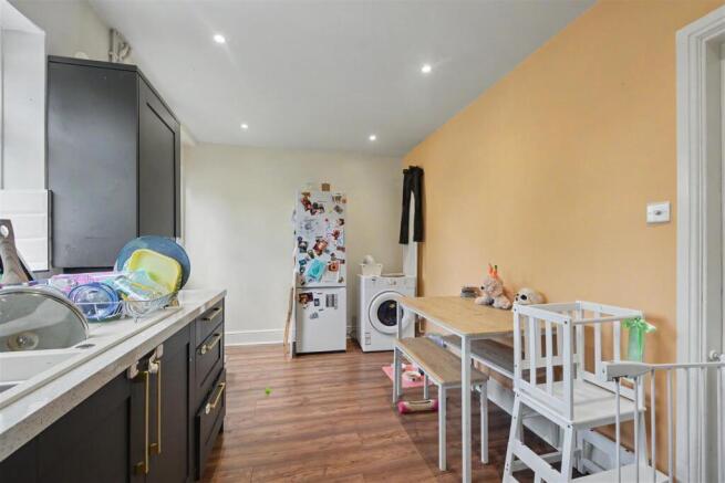 Kitchen_3.jpeg