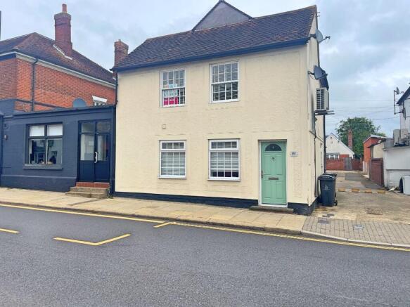 1-bed flat on High Street, MALDON, £124,000