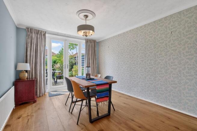 3 bed House for sale Image 4