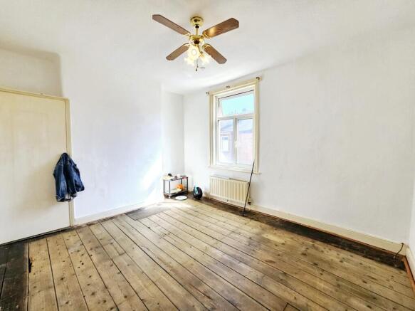 2 bed Terraced for sale Image 6