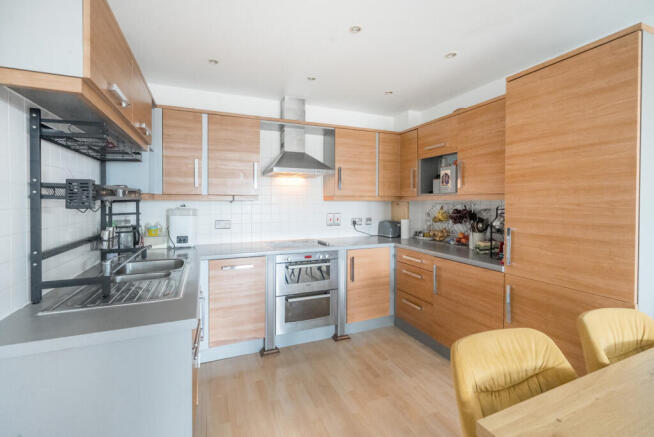 1410565-7-698c943...