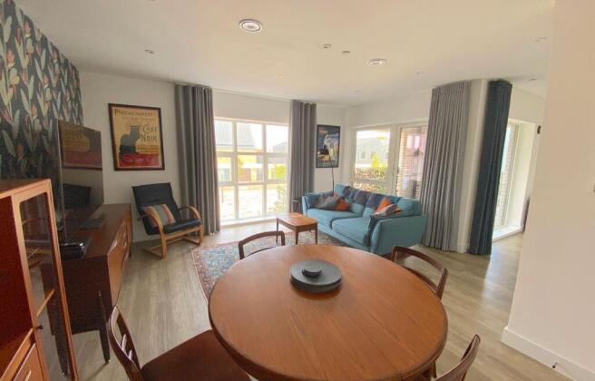 Living room 2.jpeg