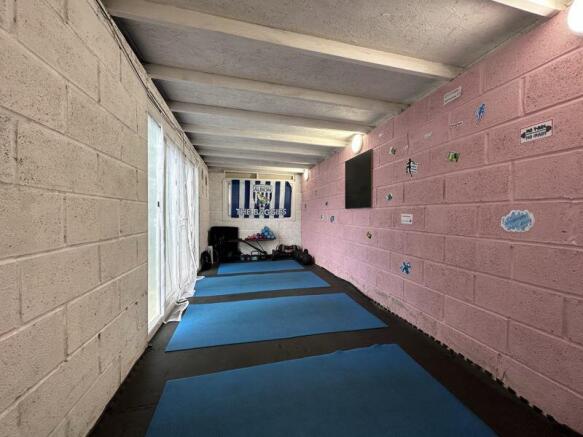Garage/Gym
