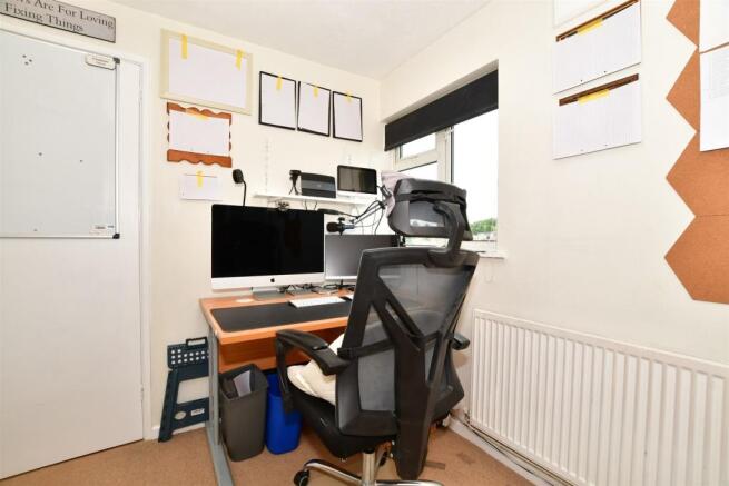 Bedroom 3/Study