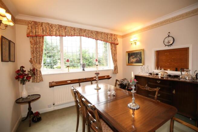 DINING ROOM Photo 2